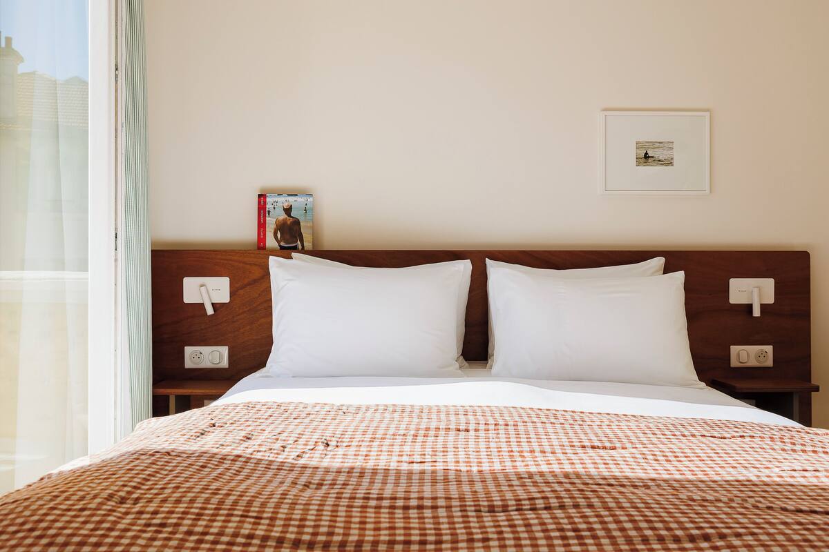 1 bedroom, premium bedding, pillow-top beds, in-room safe
