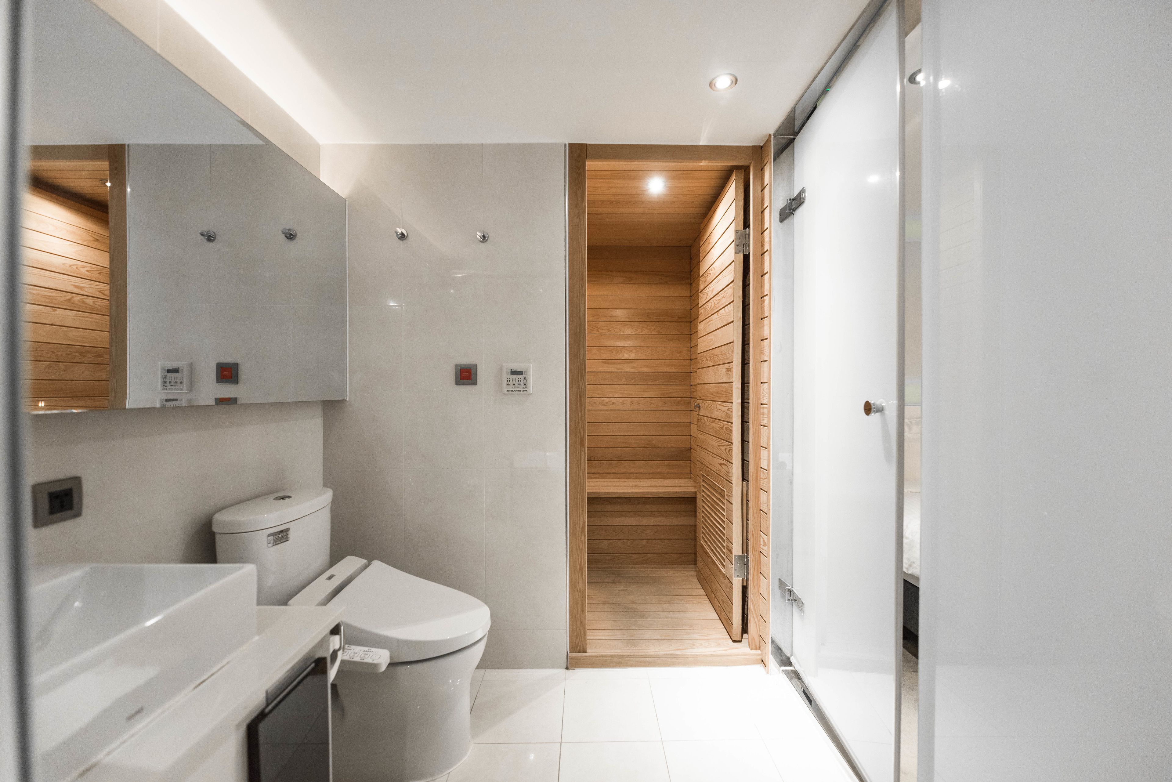Executive-Zimmer | Badezimmer | Duschwanne, Regendusche, kostenlose Toilettenartikel, Haartrockner