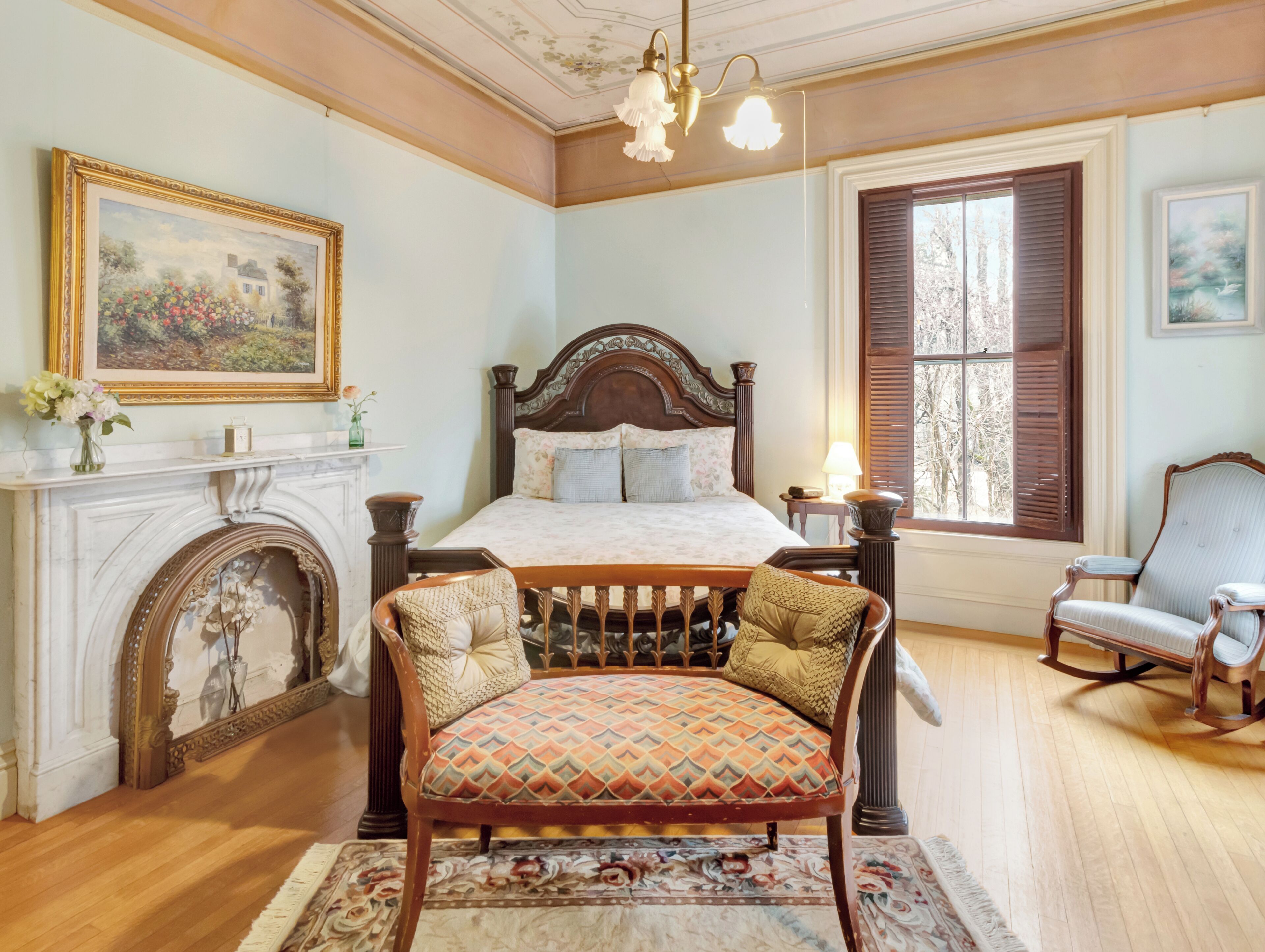 Mint Room | Premium bedding, individually decorated, individually furnished, desk