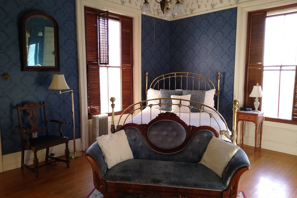 The Proctor Mansion Inn, Wrentham: Hotel Reviews, Rooms & Prices ...