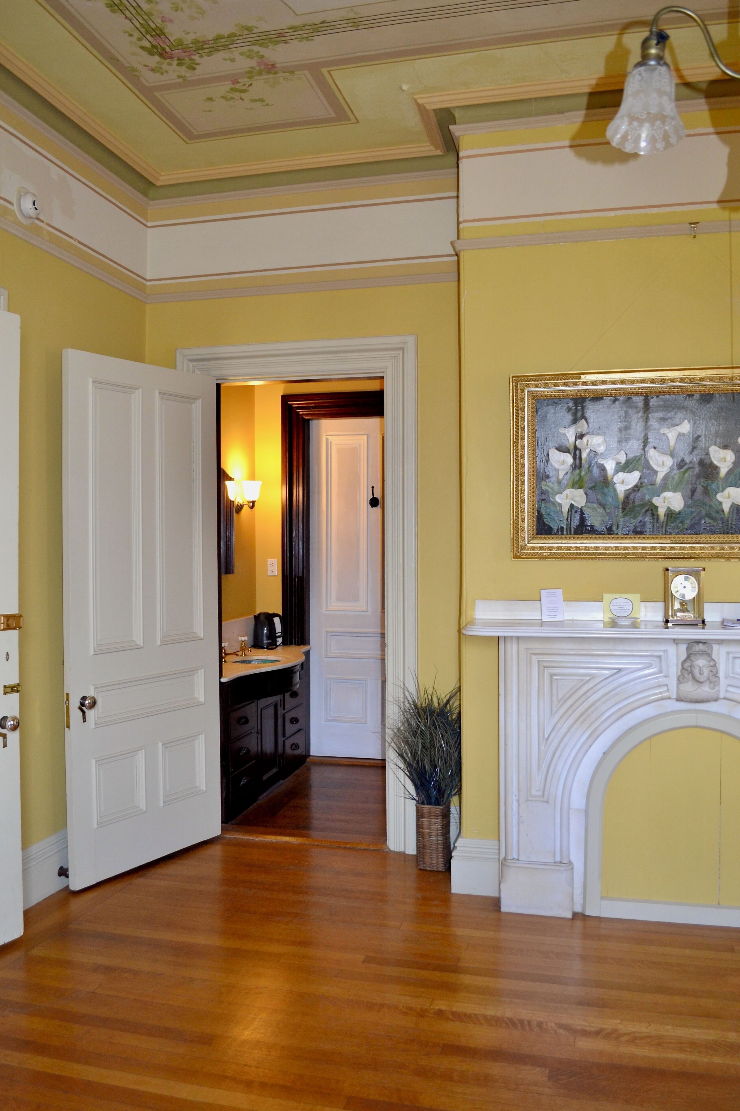 Premium bedding, individually decorated, individually furnished, desk