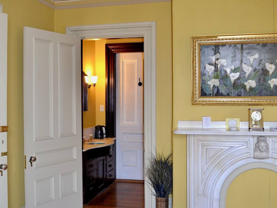 Classic Room, 1 King Bed