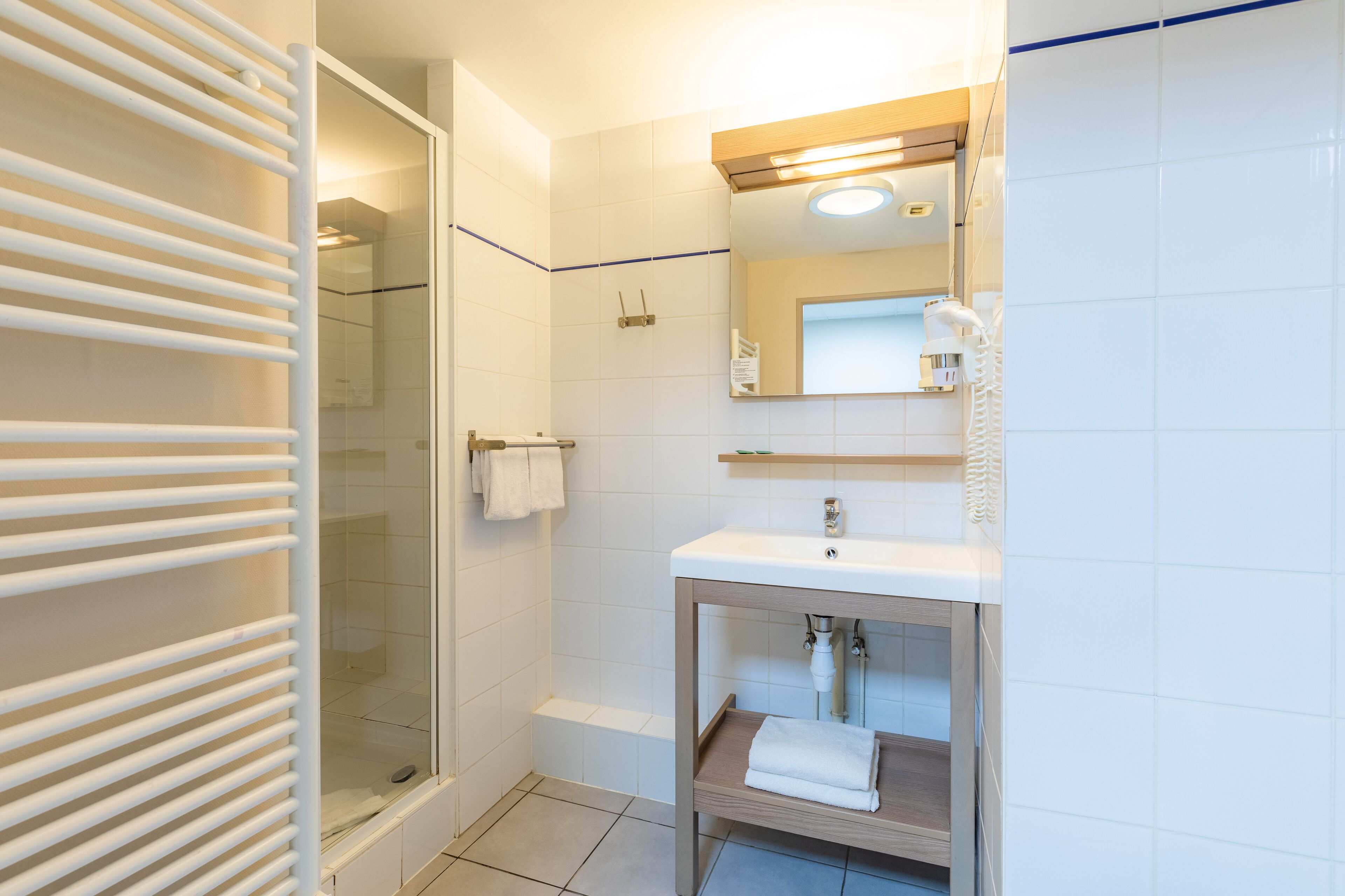 Superior Studio, 1 Double Bed | Bathroom | Shower, hair dryer, towels, soap