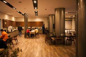 Daily buffet breakfast for a fee - Yoido Hotel (Seoul)