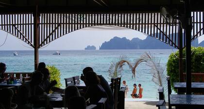 Nomads Long Beach, Phi Phi