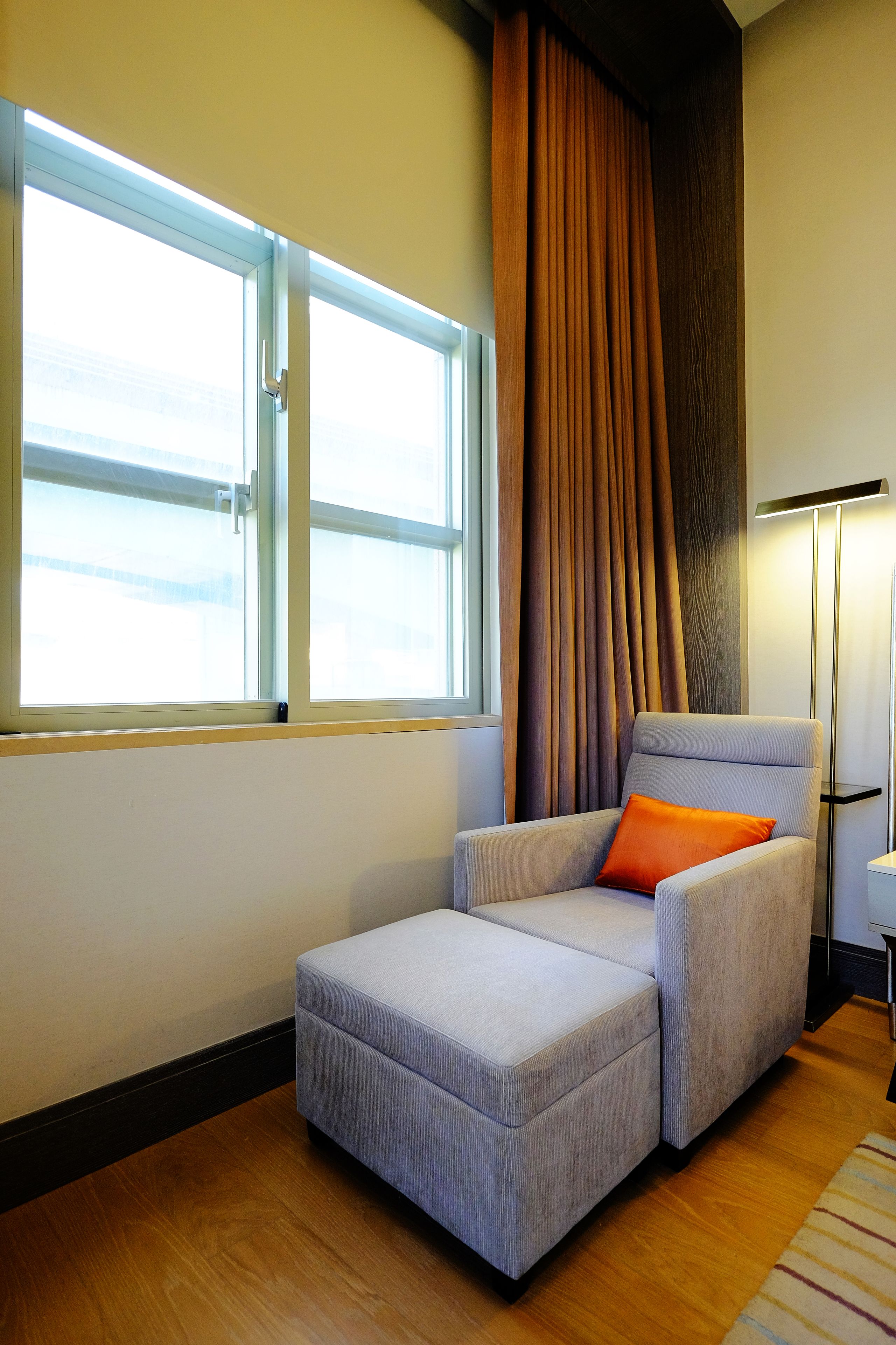 executive double room, corner | living area | tv