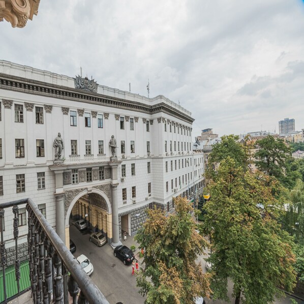 Klassieke studio, balkon, uitzicht op de stad | Balkon