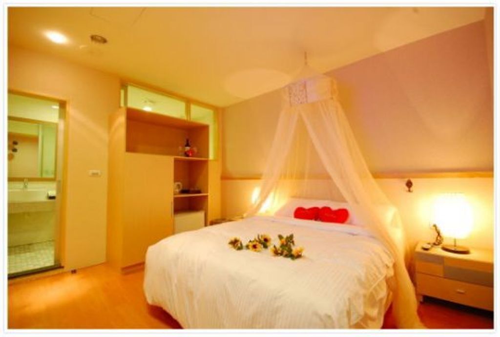 1 kamar tidur, seprai premium, selimut bulu angsa, dan busa memori