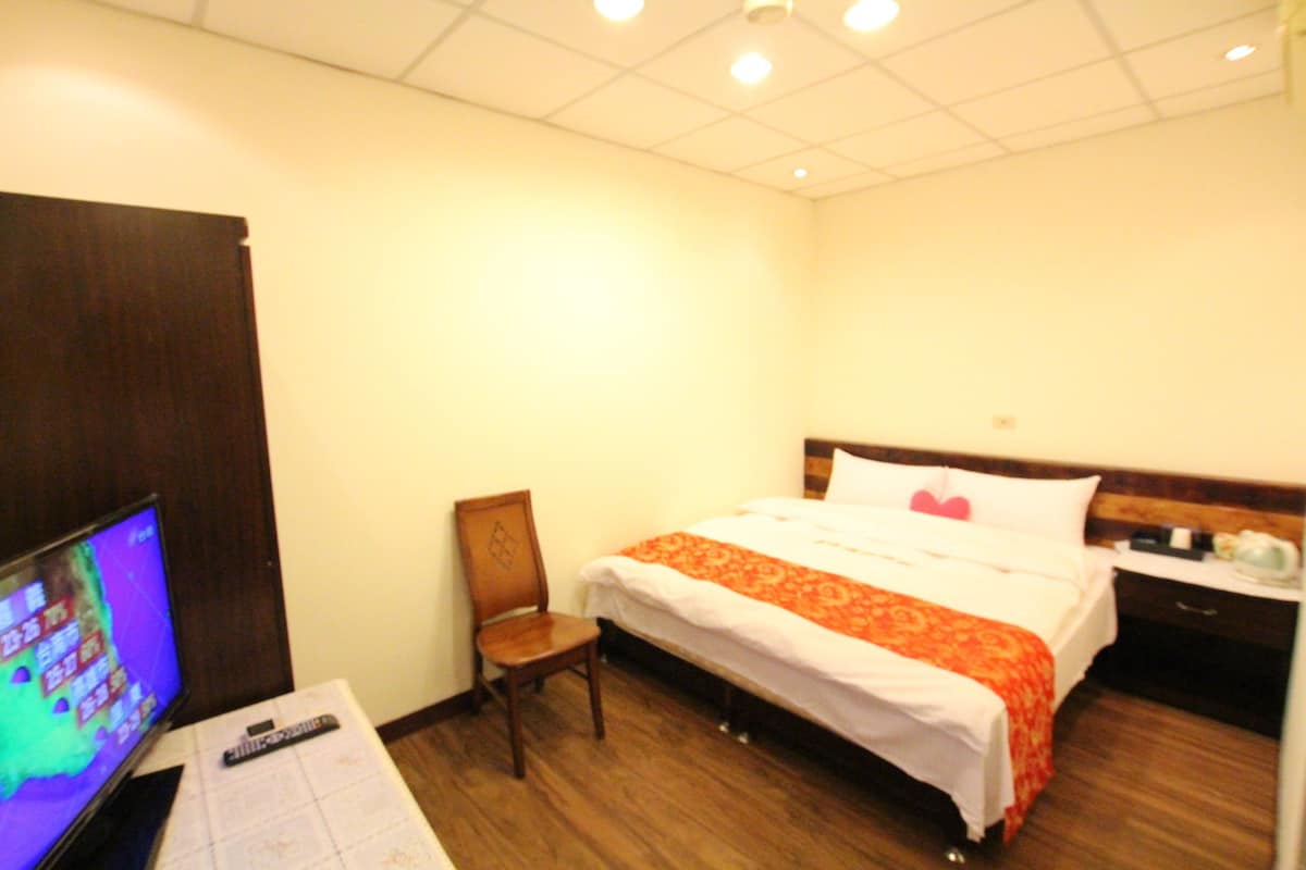 1 bedroom, premium bedding, down duvets, memory-foam beds