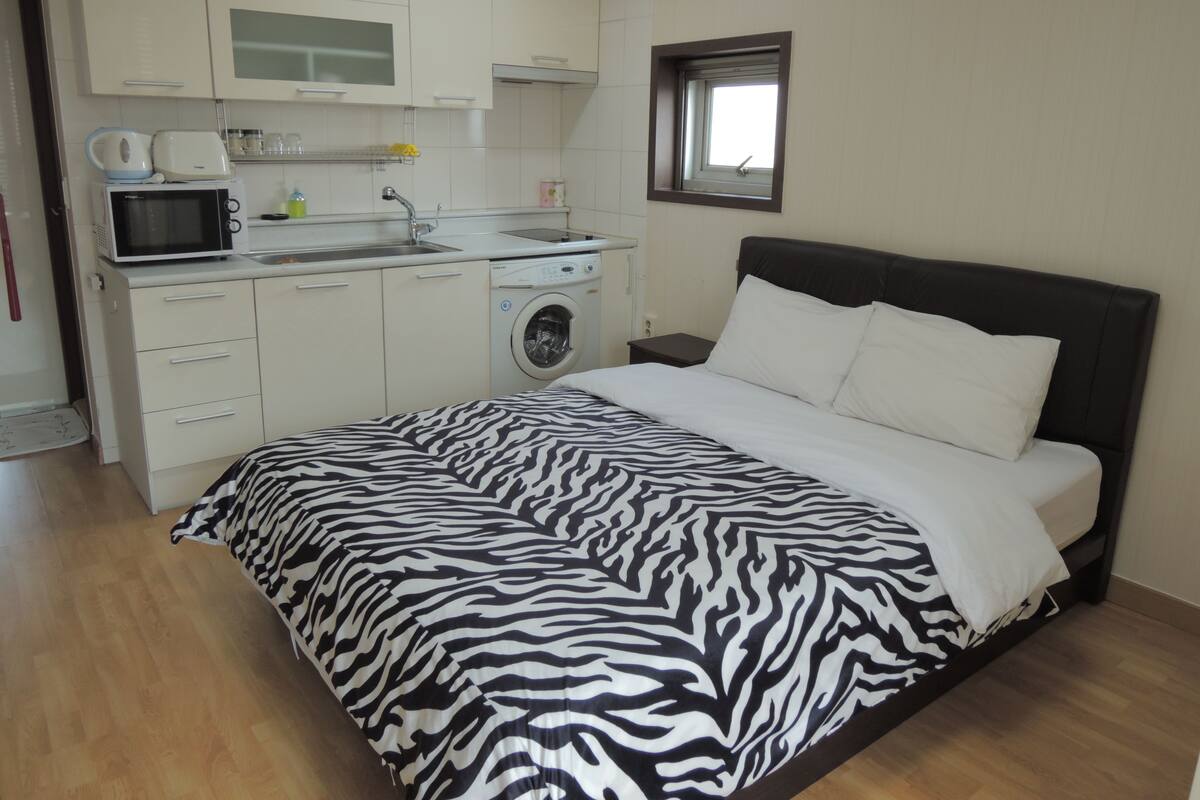 Standard Double (Pocket WiFi included if book over 3 nights, limit 10, First come First serve) | Desk, iron/ironing board, WiFi (free), individually furnished