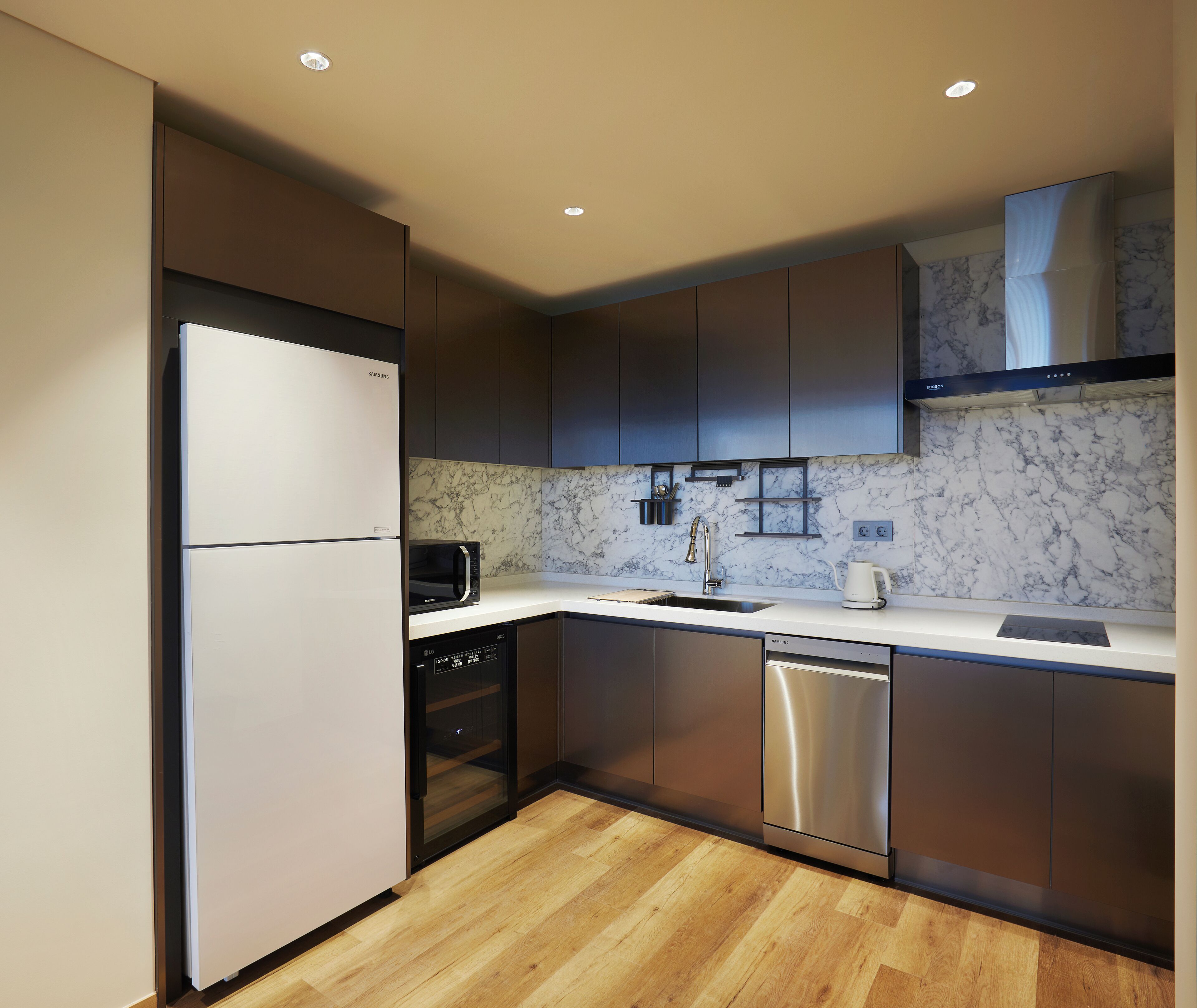 grand suite, 1 king bed | private kitchen | fridge, microwave, electric kettle