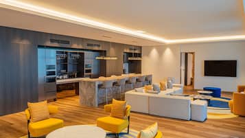 Presidential Suite, 1 King Bed | Private kitchen | Shared fridge, microwave, electric kettle