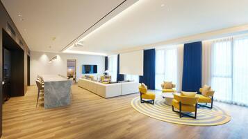 Forsetasvíta - 1 stórt tvíbreitt rúm | 1 svefnherbergi, ókeypis drykkir á míníbar, öryggishólf í herbergi