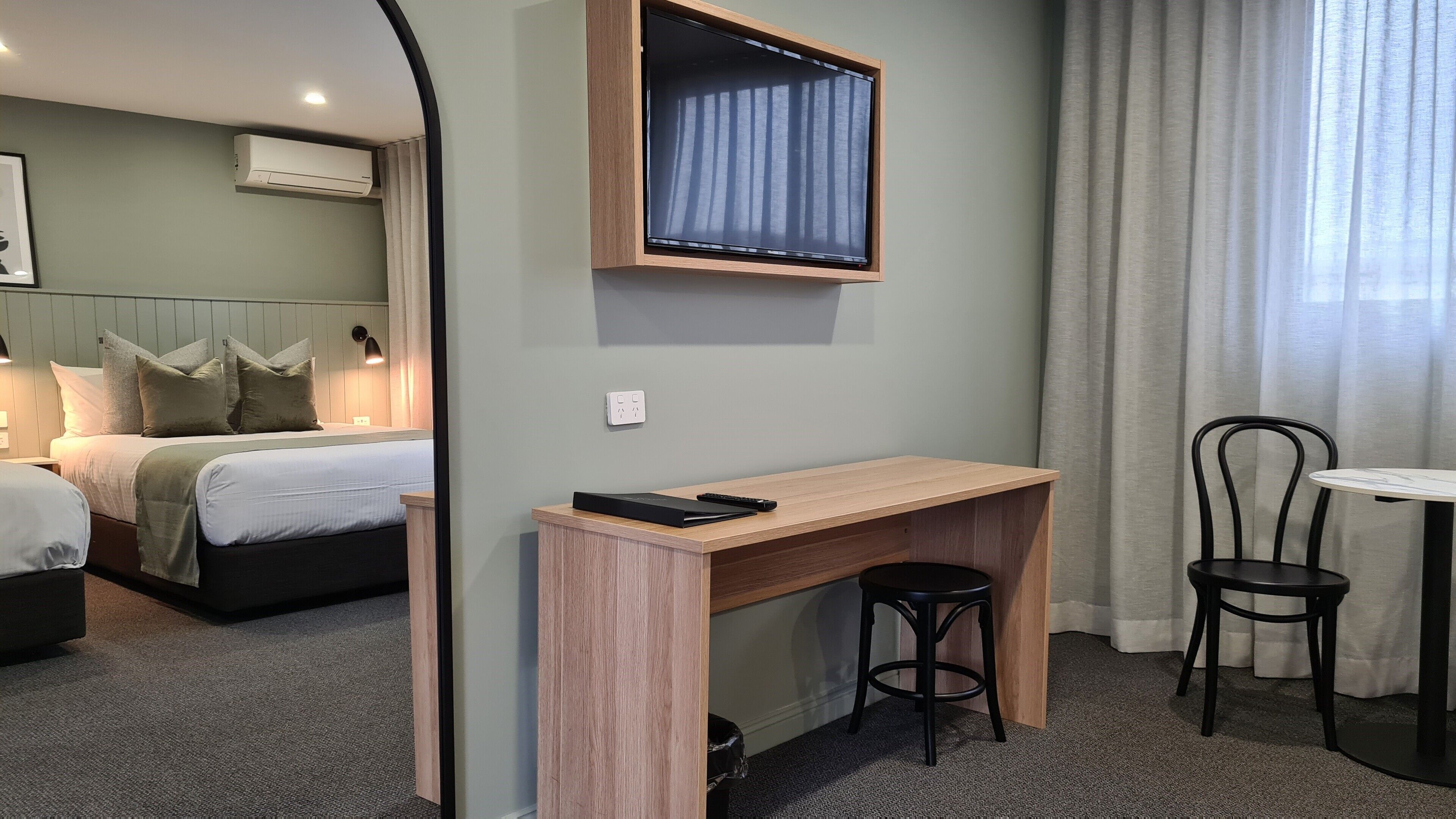 deluxe twin room | desk, laptop workspace, iron/ironing board, free wifi
