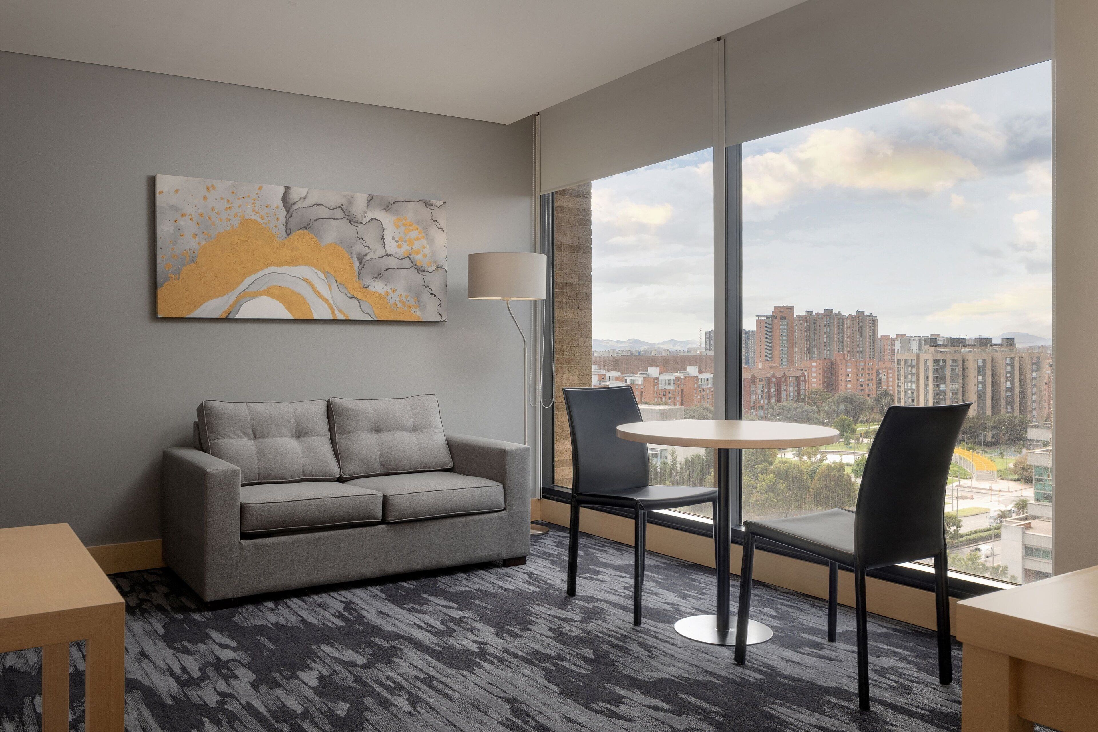 Suíte, 1 quarto | 1 quarto, cofres nos quartos, individualmente mobiliados