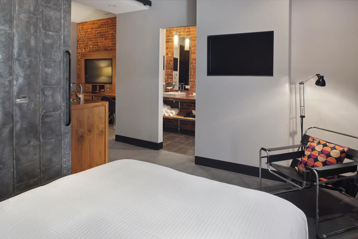 Premium bedding, down duvets, free minibar, individually decorated