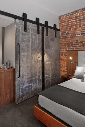 Grand Suite with Deck | Ropa de cama de alta calidad, edredón y artículos del minibar gratis