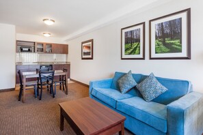 Suite, 1 King Bed, Non Smoking, Jetted Tub