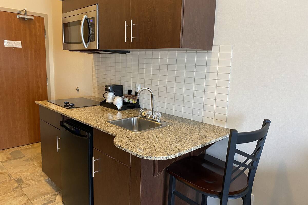 efficiency, room, 2 queen beds, non smoking | private kitchenette | fridge, microwave, coffee/tea maker