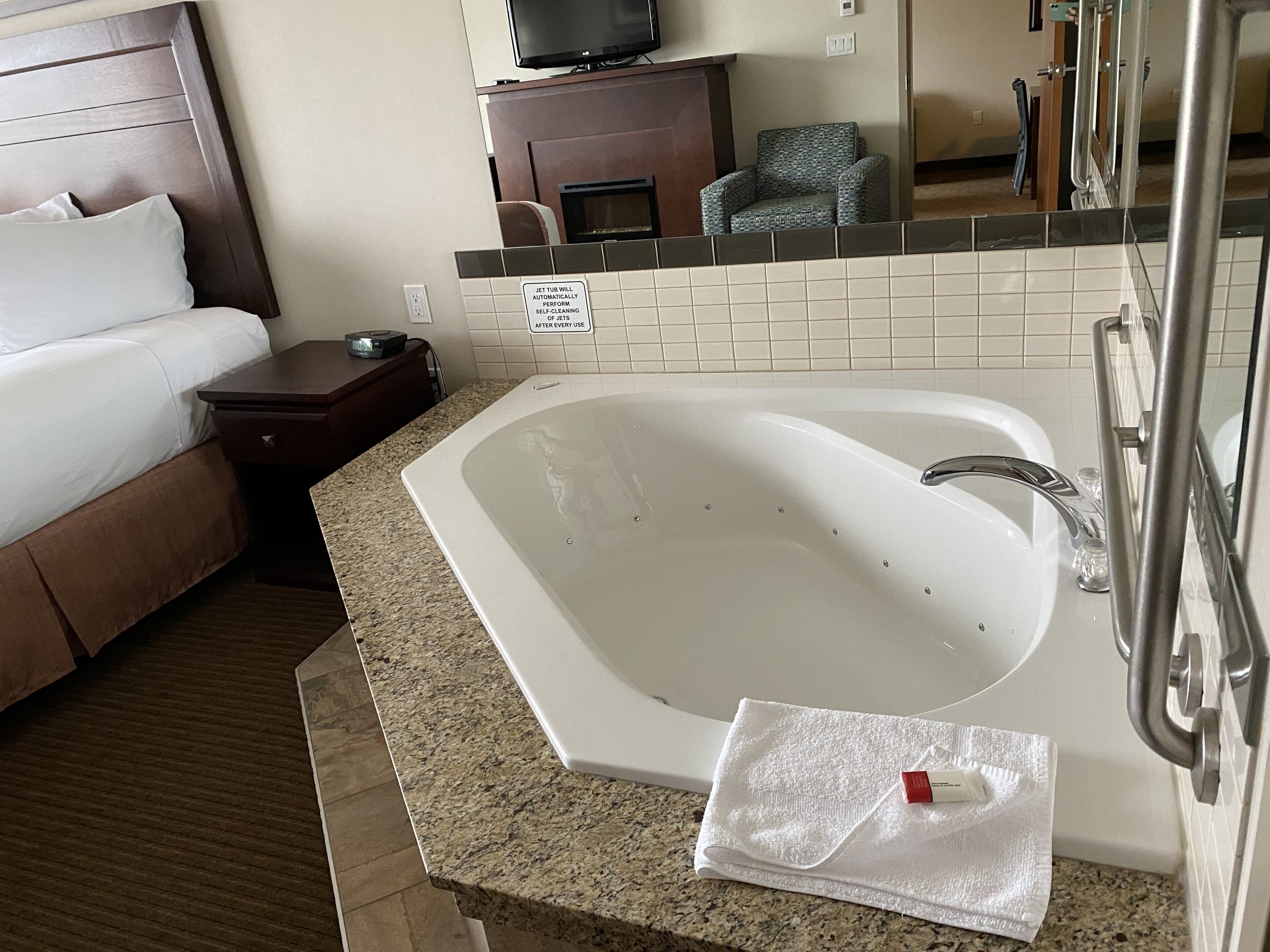 suite, 1 king bed, non smoking, jetted tub | jetted bathtub