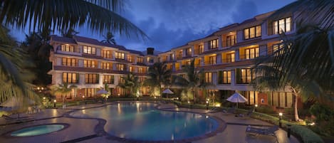 Outdoor pool, open 8:00 AM to 10:00 PM, pool umbrellas, sun loungers