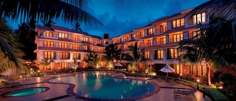 Outdoor pool, open 8:00 AM to 8:00 PM, pool umbrellas, sun loungers