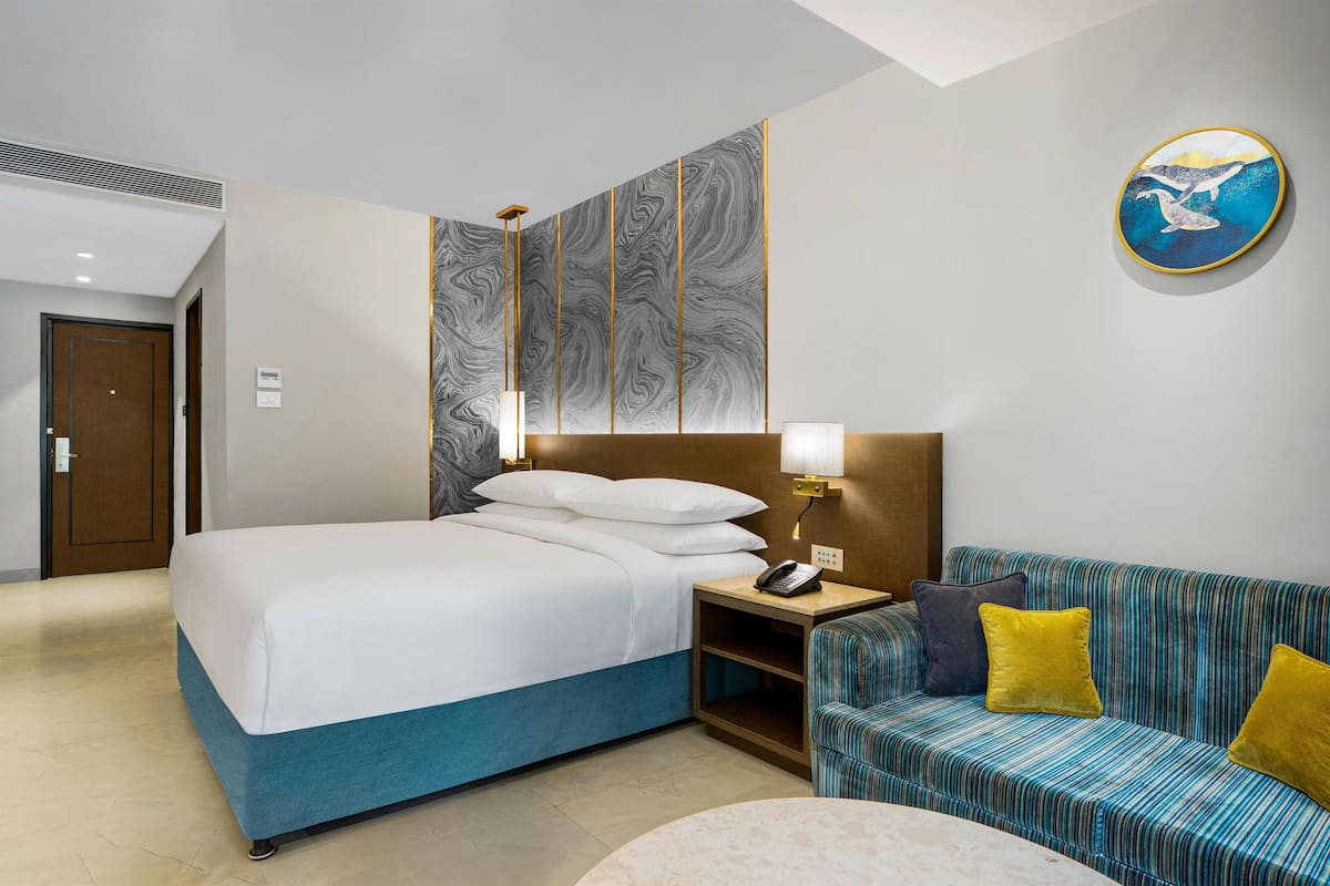 Minibar, in-room safe, desk, laptop workspace