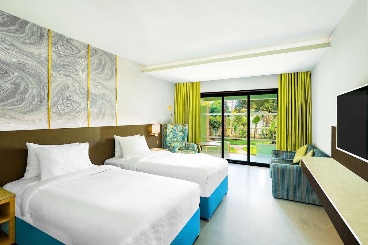 Premium Twin Garden Acccess | Minibar, in-room safe, desk, laptop workspace