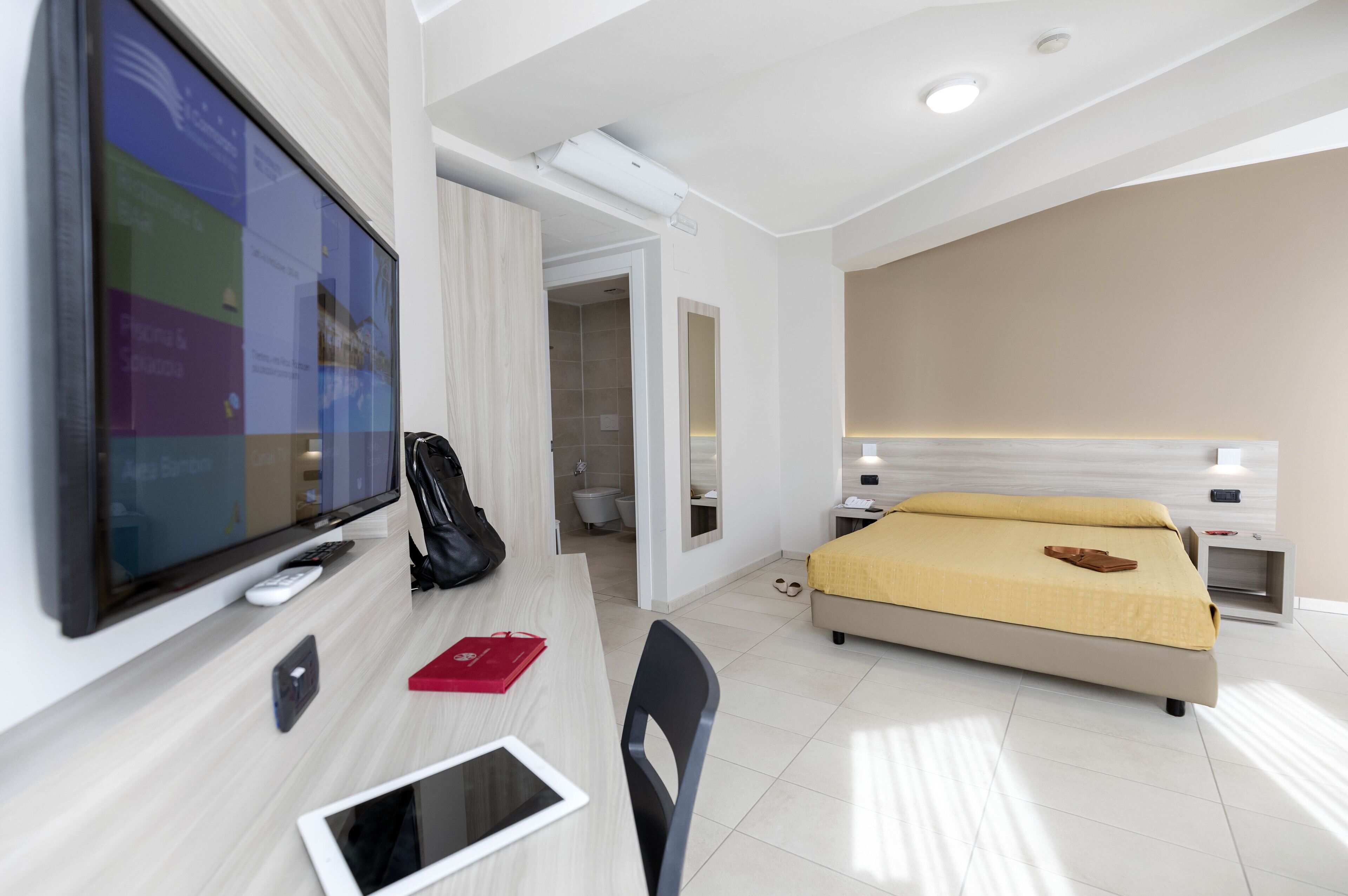 Tripla Standard | Minibar, una cassaforte in camera, una scrivania, insonorizzazione