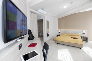 Standard Triple Room | Minibar, in-room safe, desk, soundproofing - Il Cormorano Resort & SPA (Grisolia)