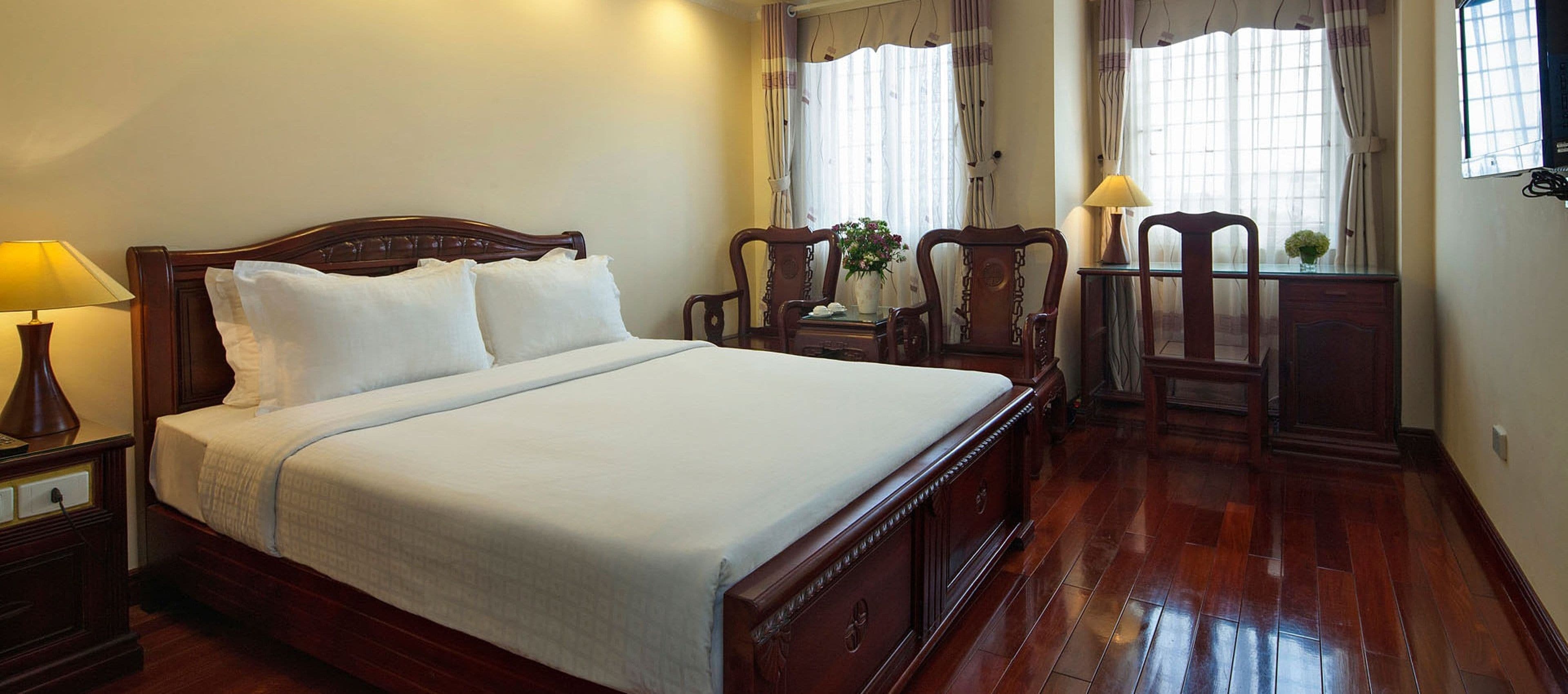 executive suite | 1 bedroom, memory-foam beds, minibar, in-room safe