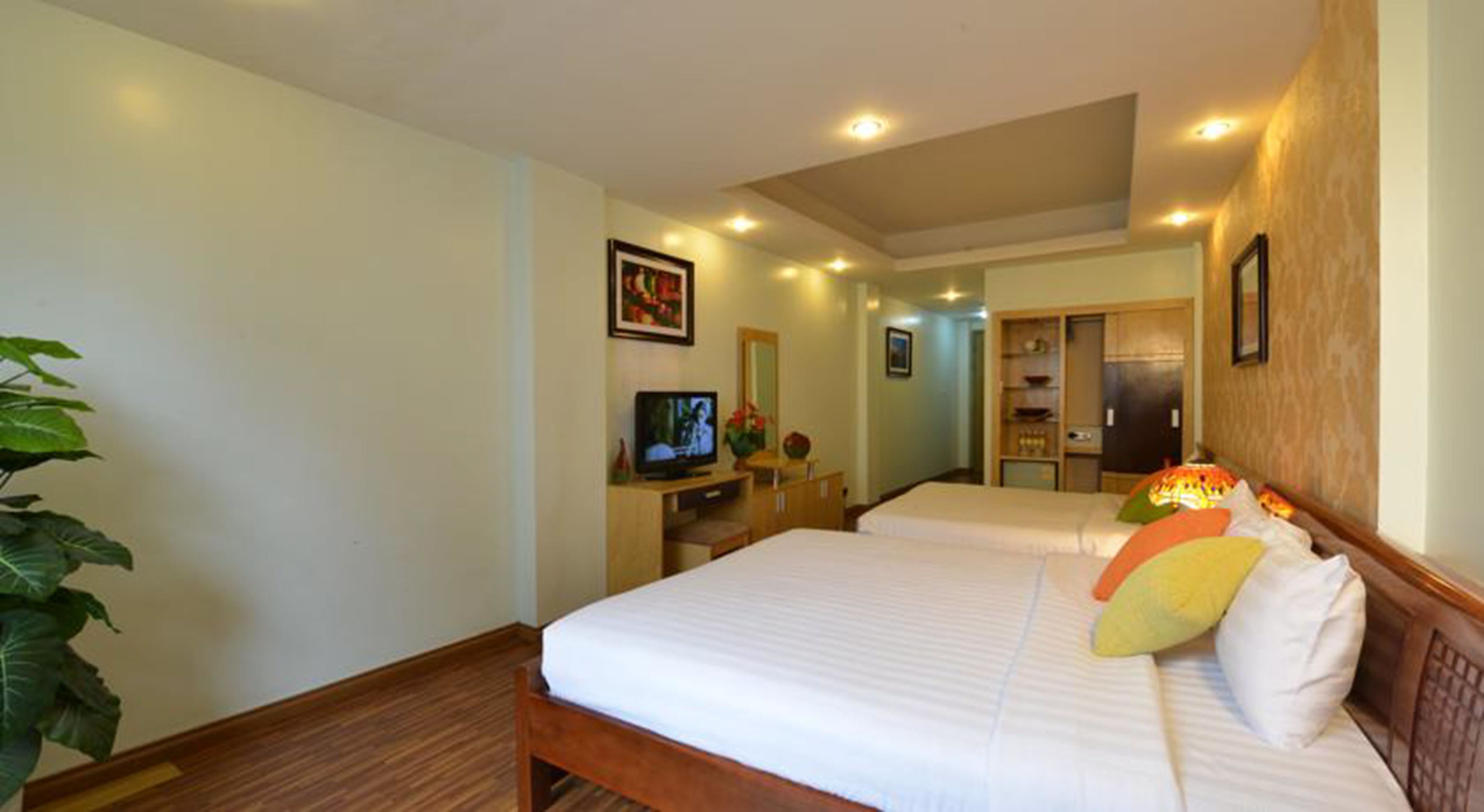 1 bedroom, memory-foam beds, minibar, in-room safe