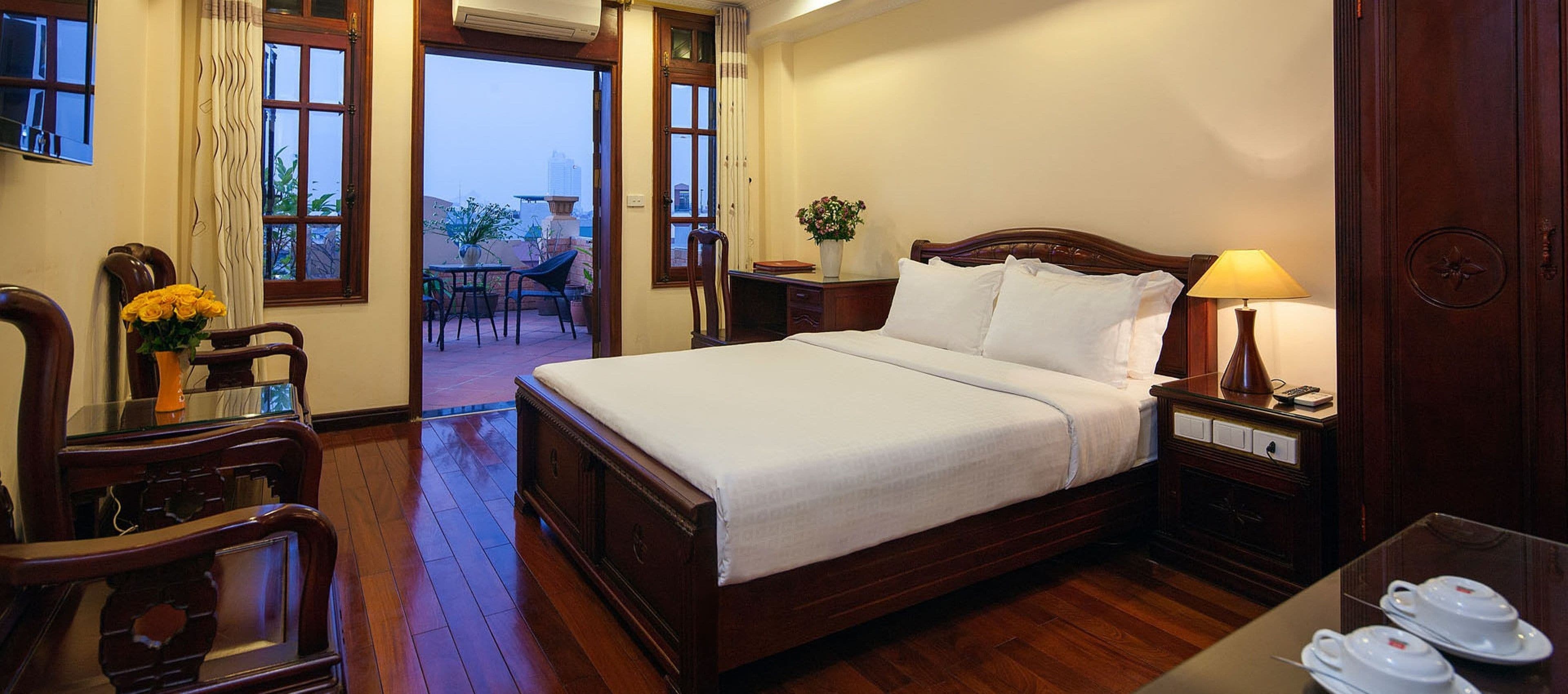 1 bedroom, memory-foam beds, minibar, in-room safe