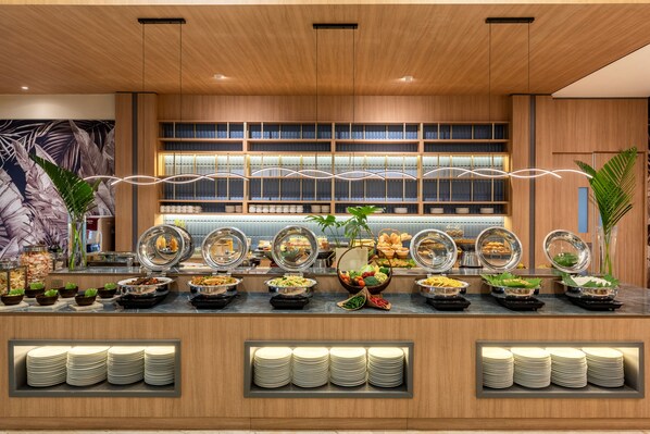 Daily buffet breakfast (IDR 180000 per person) - Oakwood Hotel & Apartments Taman Mini Jakarta (Jakarta)