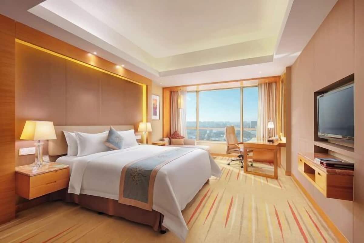 In-room safe, desk, blackout drapes, soundproofing