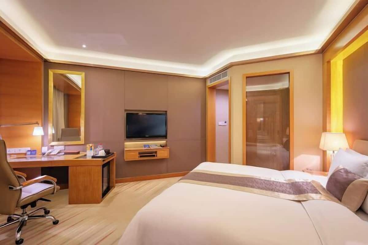 In-room safe, desk, blackout drapes, soundproofing