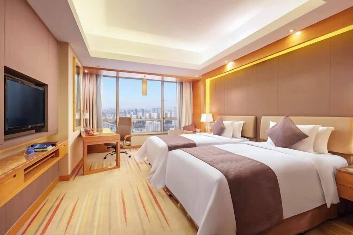 In-room safe, desk, blackout drapes, soundproofing