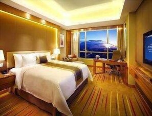 In-room safe, desk, blackout curtains, soundproofing - Howard Johnson Sunshine Plaza Ningbo (Ningbo)