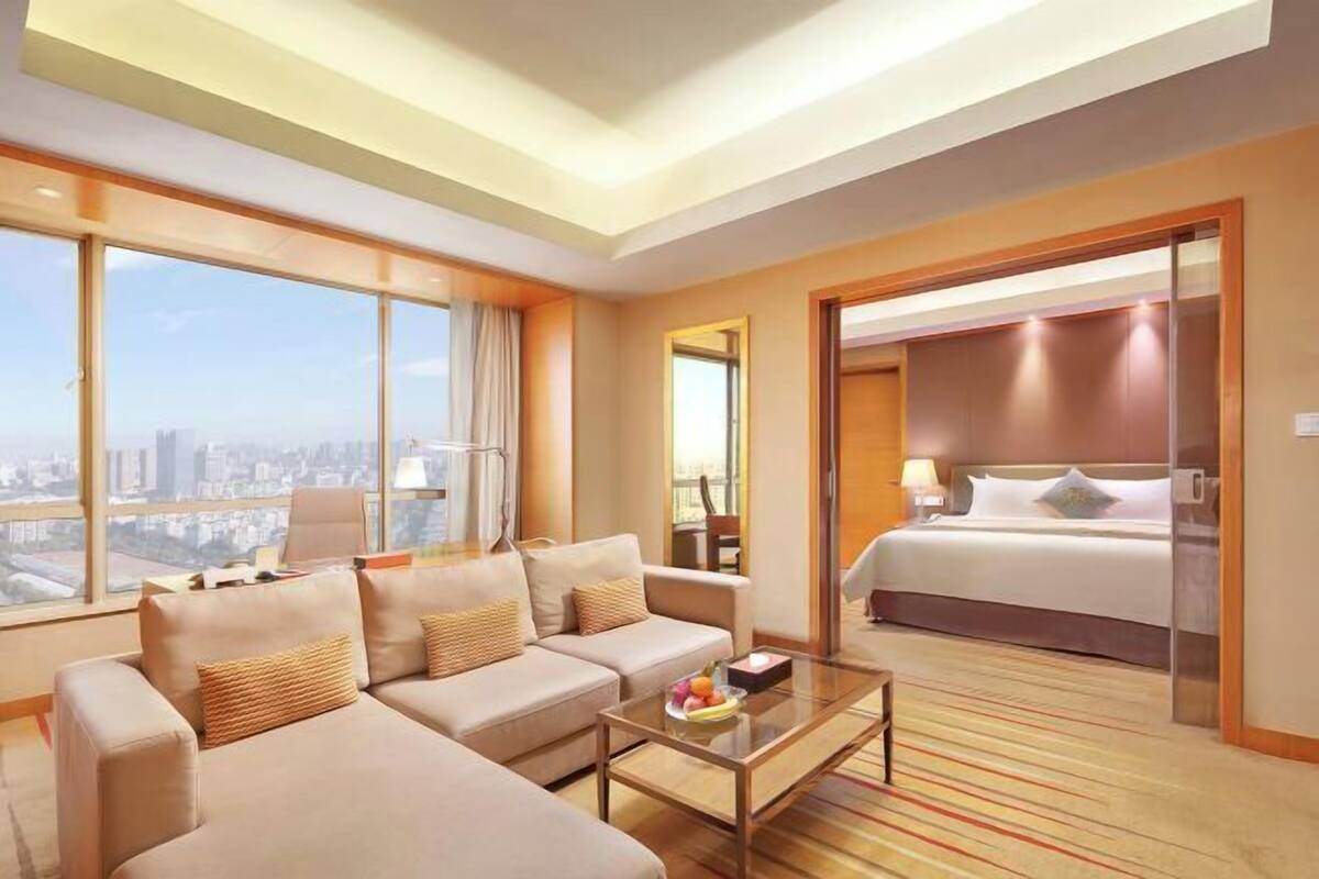 In-room safe, desk, blackout drapes, soundproofing