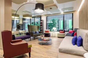 Lobby sitting area - Room Mate Pau, Barcelona (Barcelona)
