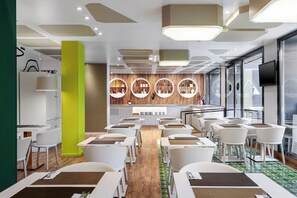 Daily buffet breakfast (EUR 14.95 per person) - Room Mate Pau, Barcelona (Barcelona)