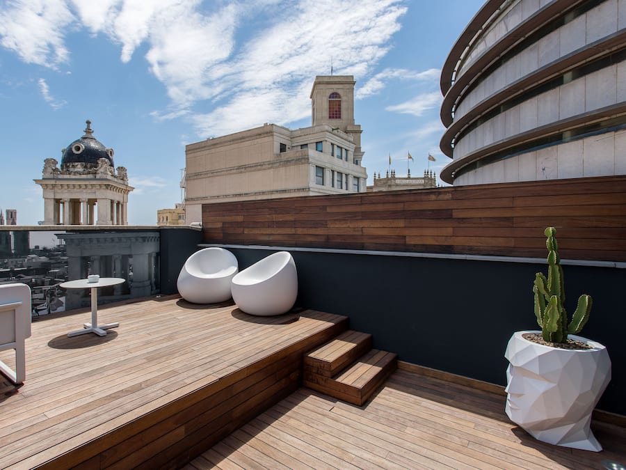 Minibar, una cassaforte in camera, una scrivania, insonorizzazione