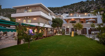 Iraklis Studios & Apartments