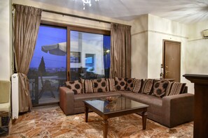 Living area - Iraklis Studios & Apartments (Hersonissos)