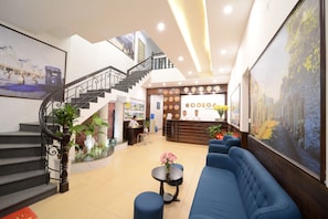 Lobby sitting area - Bodega Hotel (Hanoi)