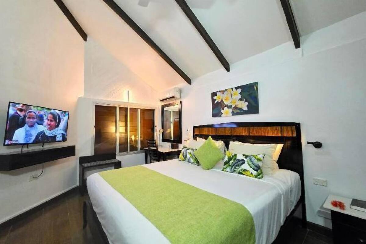 In-room safe, desk, iron/ironing board, WiFi (free)