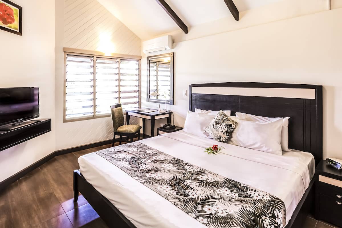 1 bedroom, in-room safe, desk, iron/ironing board