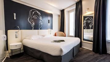 Habitación doble clásica | Ropa de cama de alta calidad y caja de seguridad en la habitación