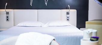 Hotel Montparnasse St Germain