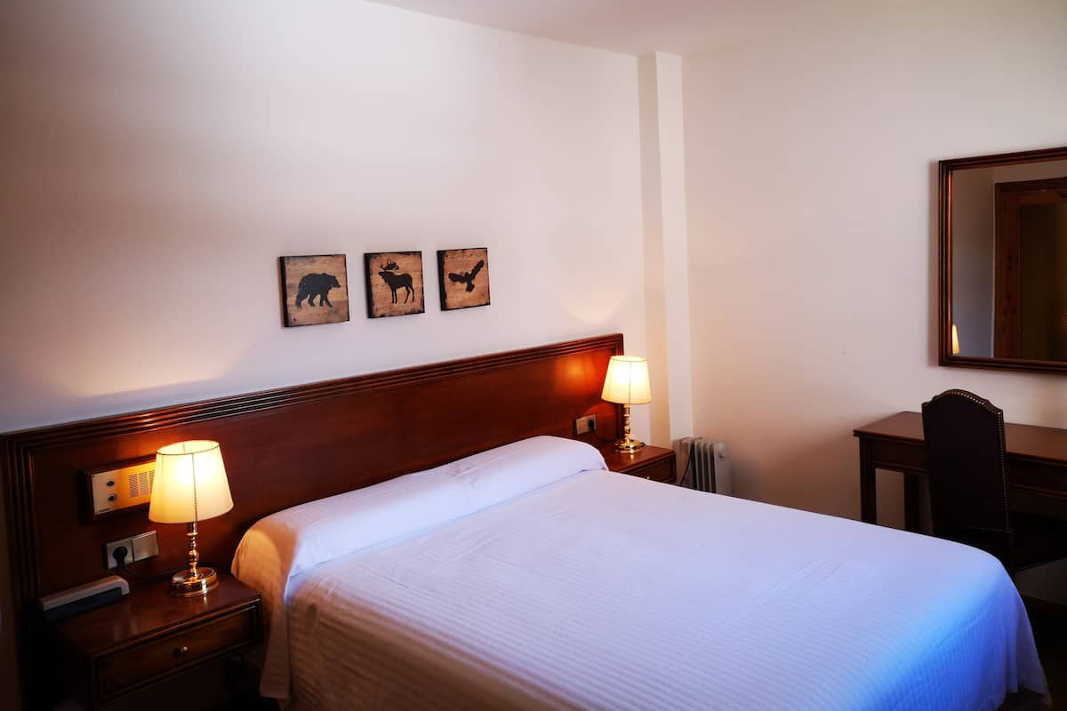 Superior Double Room, 1 Double Bed | Desk, blackout drapes, free WiFi, bed sheets